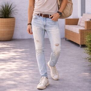 American Eagle Light Wash Distressed Jeans 28x28 High Rise Stretch Festival Y2K